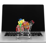 winkelwagen op laptop