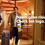 vrouw koffer thuiswinkel waarborg